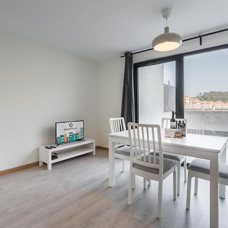 Ferienwohnung Guestready - Sleek Monochromatic In Bonfim Porto Exterior foto