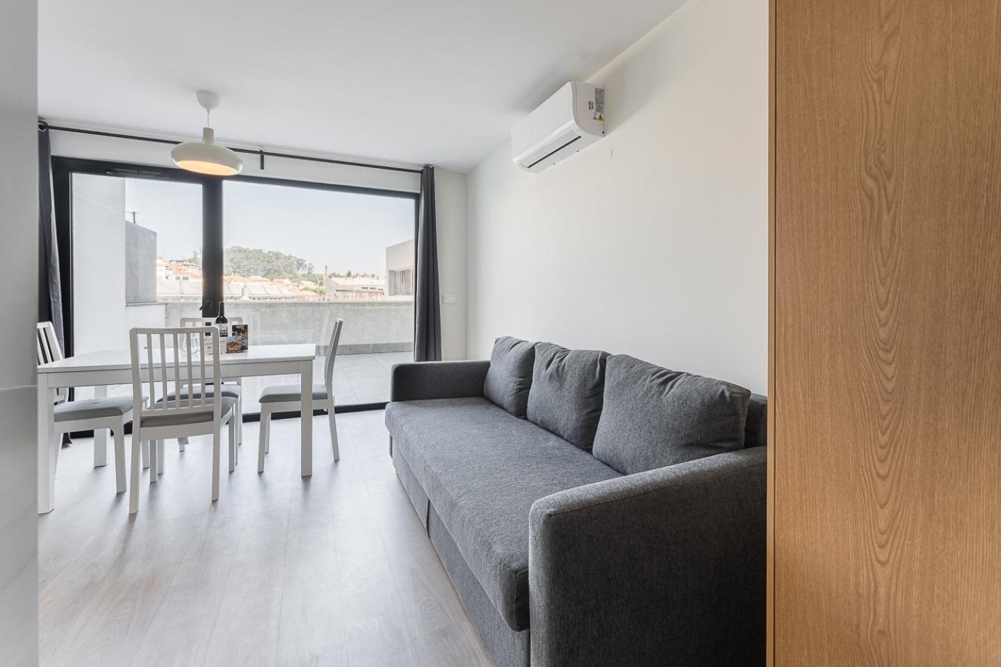 Ferienwohnung Guestready - Sleek Monochromatic In Bonfim Porto Exterior foto