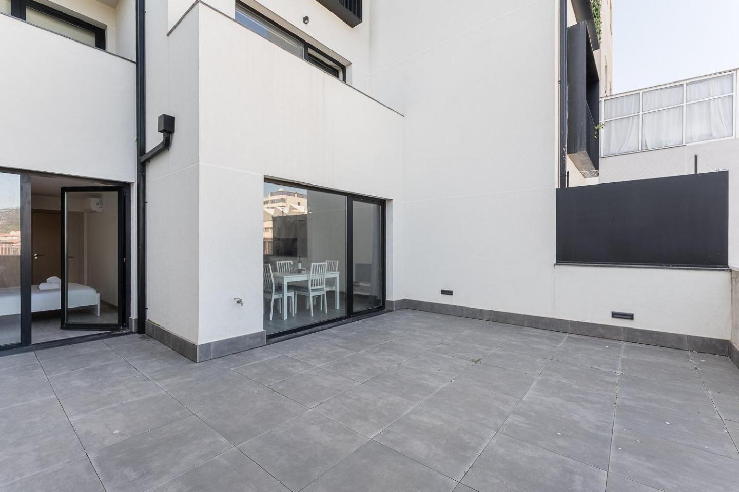 Ferienwohnung Guestready - Sleek Monochromatic In Bonfim Porto Exterior foto
