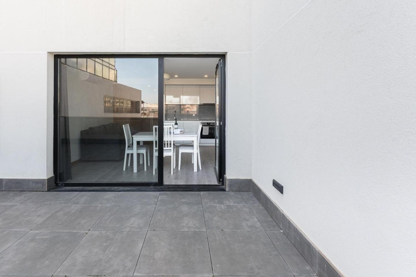 Ferienwohnung Guestready - Sleek Monochromatic In Bonfim Porto Exterior foto