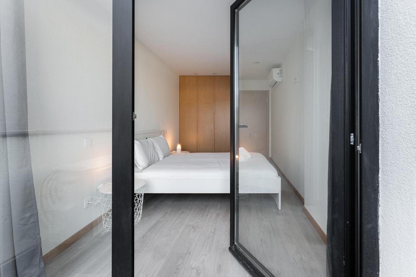Ferienwohnung Guestready - Sleek Monochromatic In Bonfim Porto Exterior foto